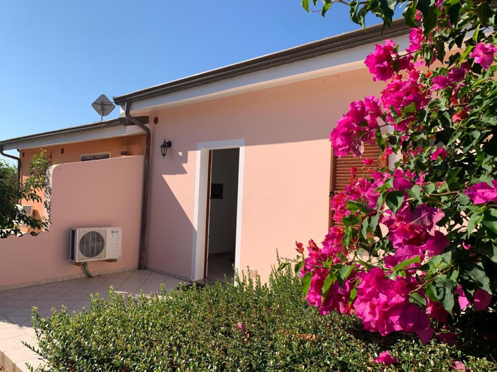 SantʼAnna Arresi Casa Vacanza Mamaioa מראה חיצוני תמונה
